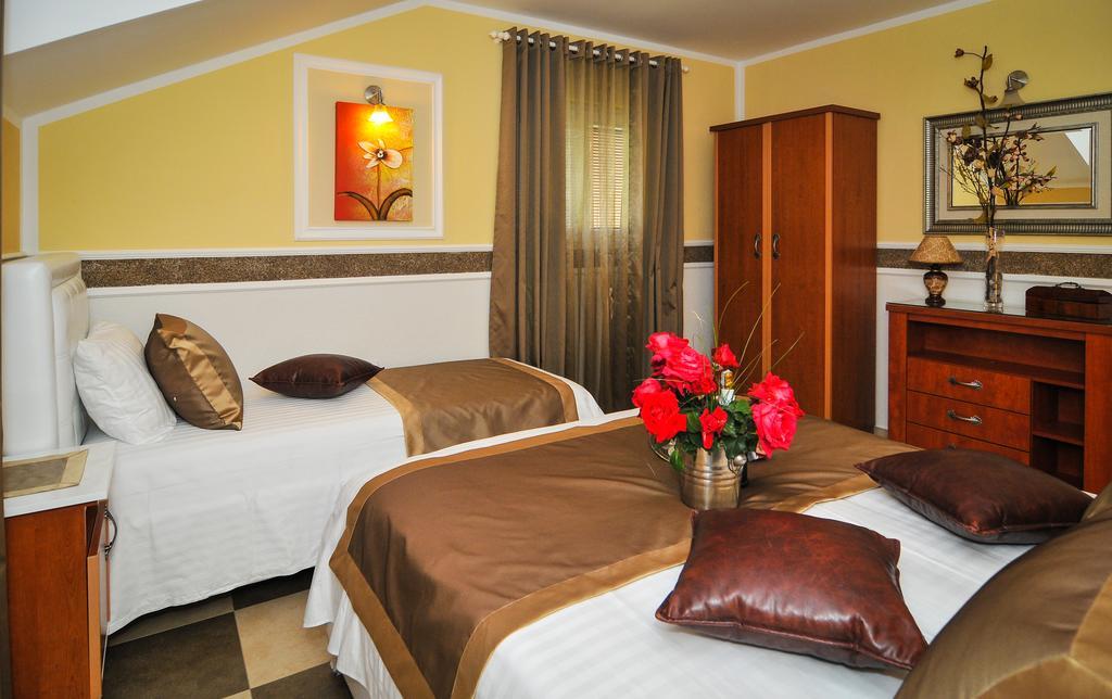 Apartments Scepanovic Тиват Екстериор снимка